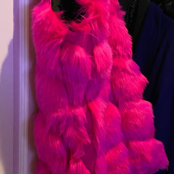 Faux Fur Pink Vest 3/4 length. Brand new size XL MARKED 4x Asian Size - Picture 3 of 4